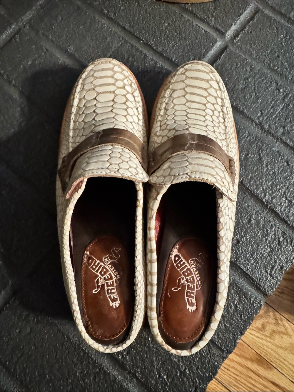 Free Bird MONA LISA Cream Textured
Mules size 8. - Picture 2 of 6